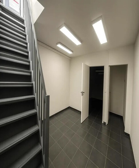 82-84 Boulevard Des Batignolles, Paris for lease - Interior Photo - Image 2 of 3