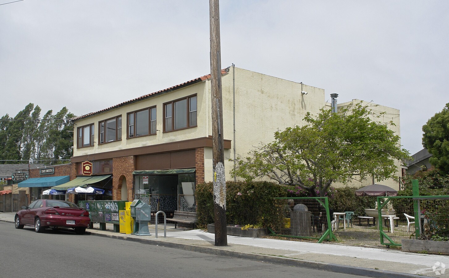 12811289 Gilman St, Berkeley, CA 94706