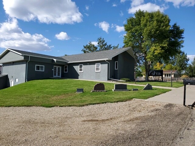 519 7th Ave E, Mobridge, SD for sale Primary Photo- Image 1 of 1