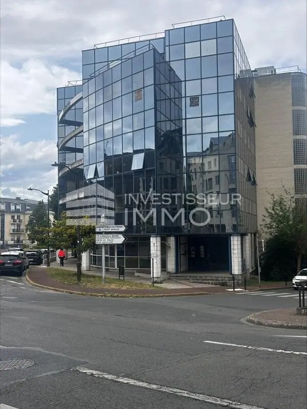 Office in Creil for sale Building Photo- Image 1 of 8