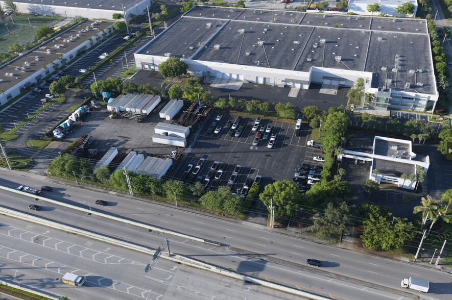 8100 NW 25th St, Miami, FL for lease - Aerial - Image 3 of 4