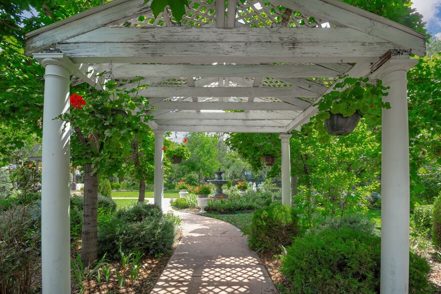 Secret Garden portfolio of 4 properties for sale on LoopNet.com - Other - Image 1 of 45