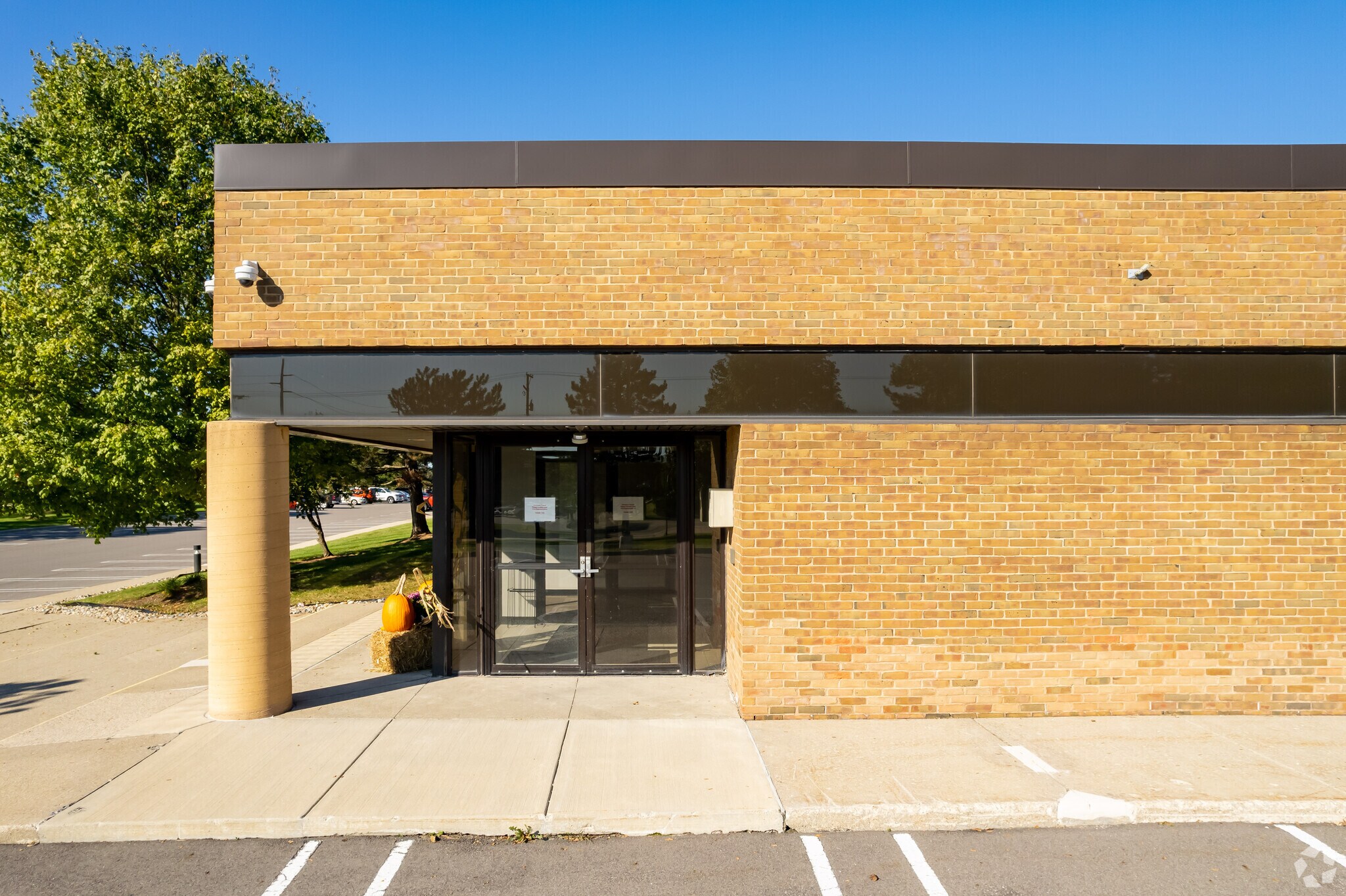 2301 Featherstone Rd, Auburn Hills, MI 48326 Flex for Lease