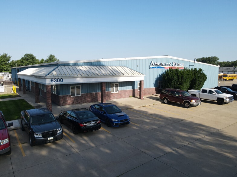6300 NW Beaver Dr, Johnston, IA for lease - Building Photo - Image 1 of 6