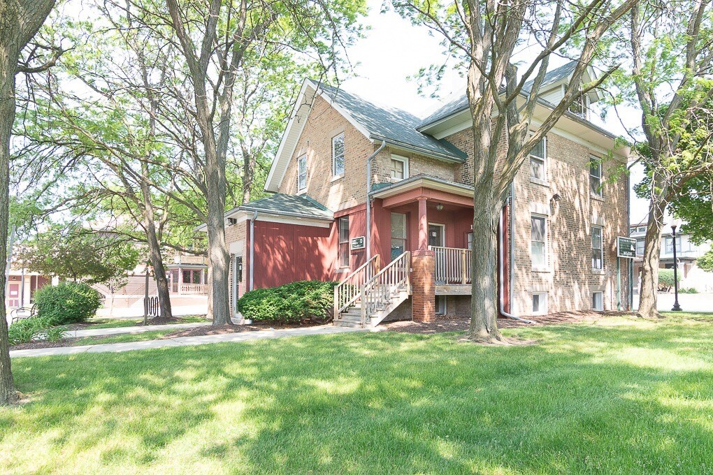 11 E Schaumburg Rd, Schaumburg, IL for sale Primary Photo- Image 1 of 3