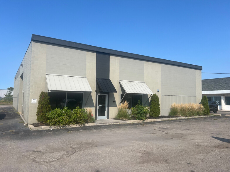 3233 Eastern Ave SE, Grand Rapids, MI for sale - Building Photo - Image 1 of 10