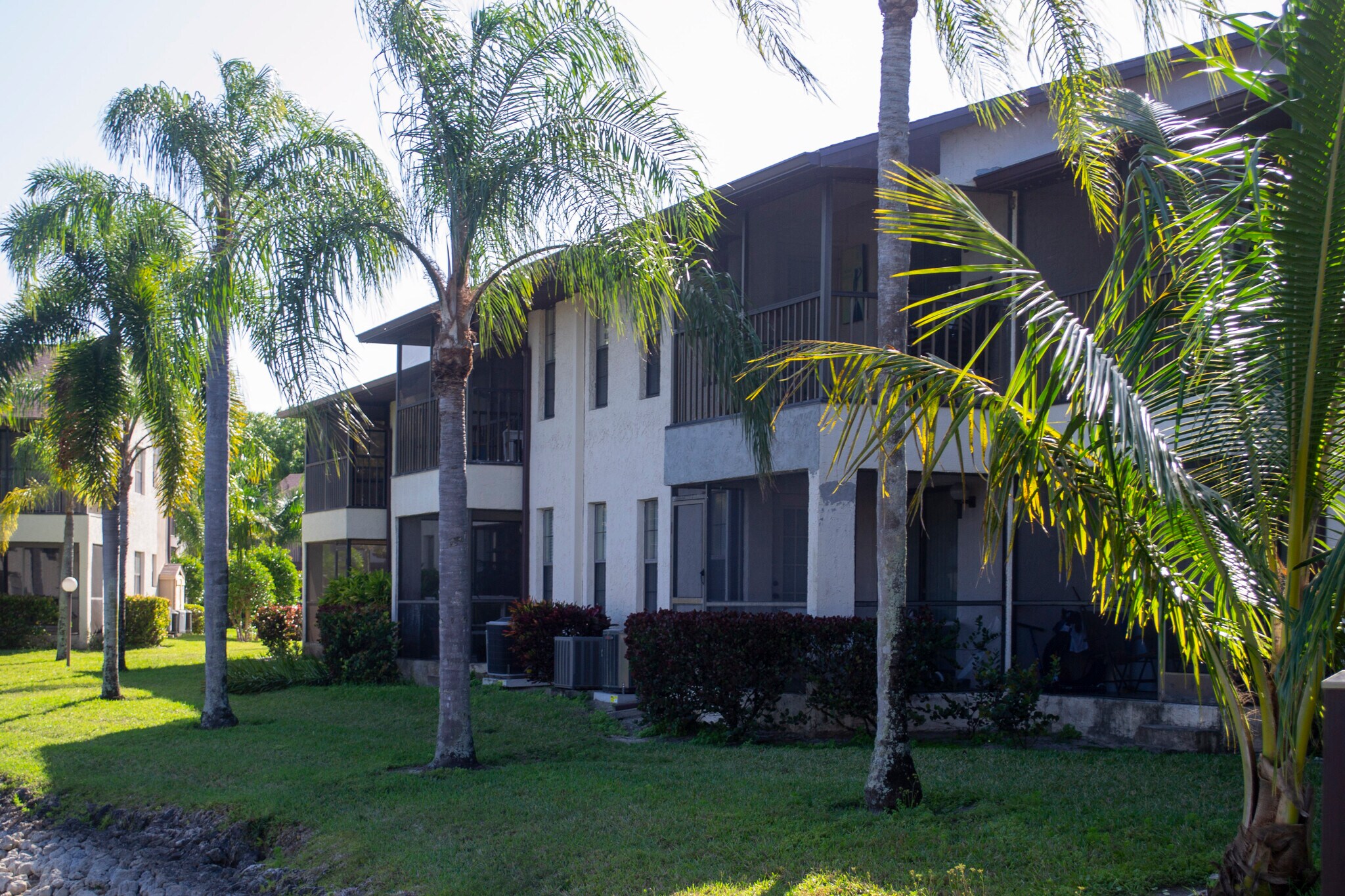 5000 Treetops Dr, Naples, FL 34113 Woodgate Condos