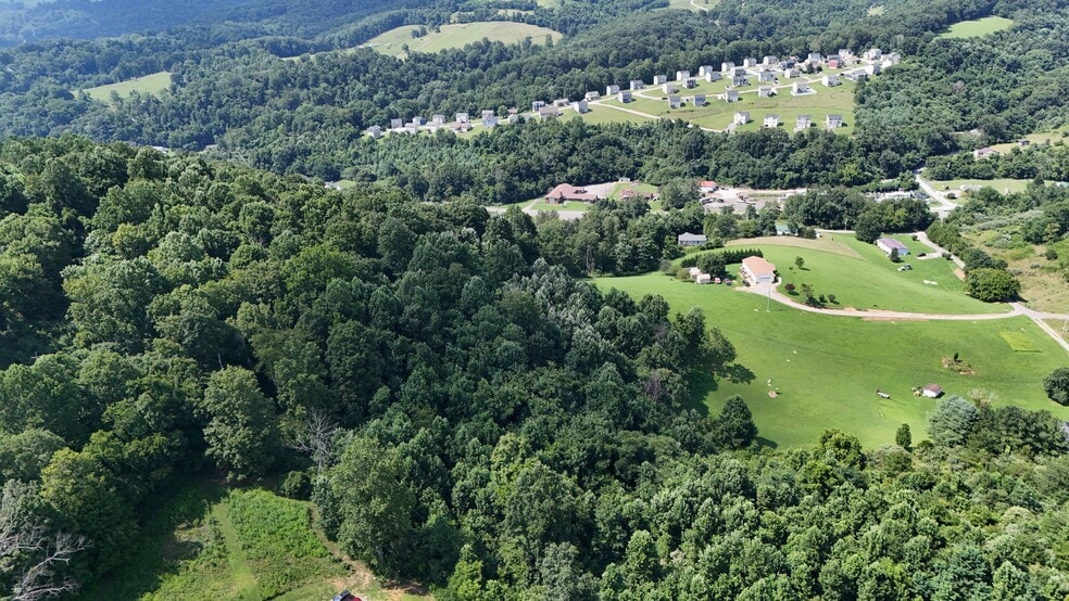 Green Tree Road, Pembroke, VA for sale - Building Photo - Image 1 of 4