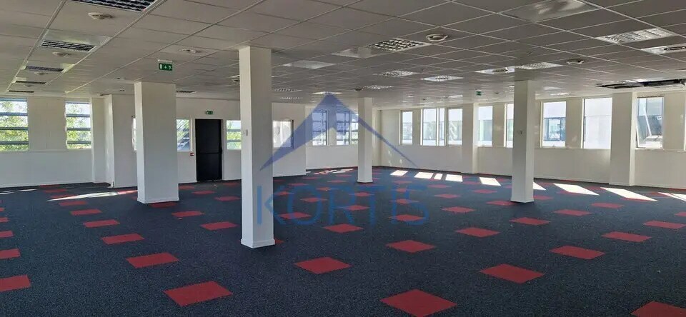 Office in Lyon for lease - Building Photo - Image 1 of 8