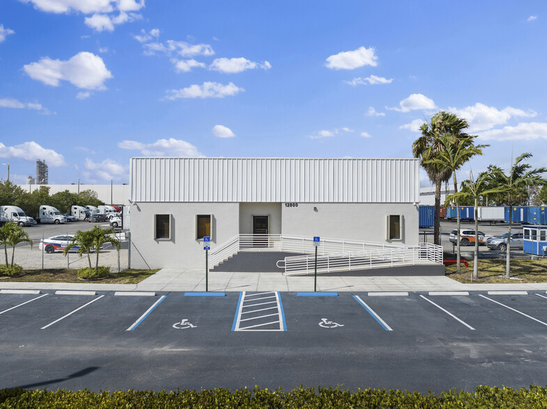 12800 NW 113th Ct, Medley, FL for lease - Building Photo - Image 2 of 7