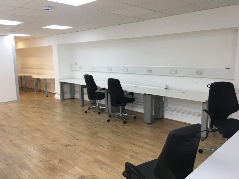 32 Leighton Rd, London for lease - Interior Photo - Image 2 of 3