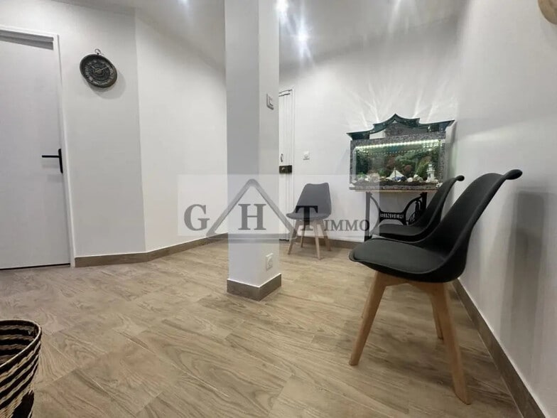 Office in Créteil for lease - Interior Photo - Image 3 of 5