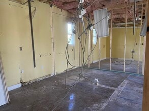 3075 Bobcat Village Center Rd, North Port, FL for sale Interior Photo- Image 1 of 4