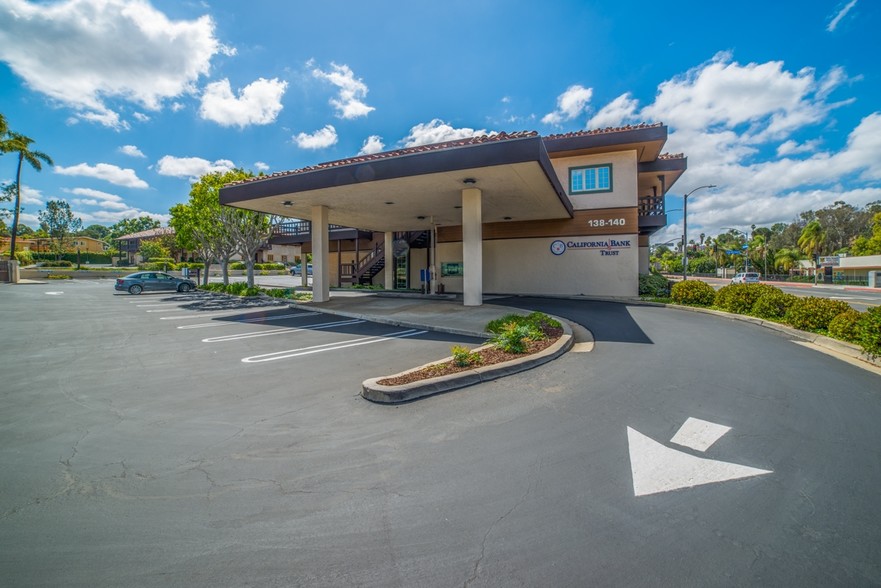 138-140 Civic Center Dr, Vista, CA for sale - Building Photo - Image 3 of 11