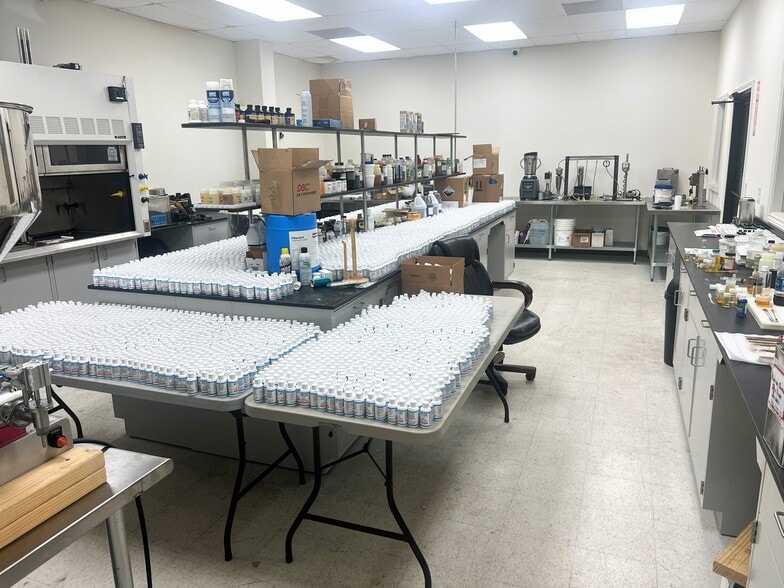 7030 Windfern Rd, Houston, TX for sale - Building Photo - Image 2 of 7