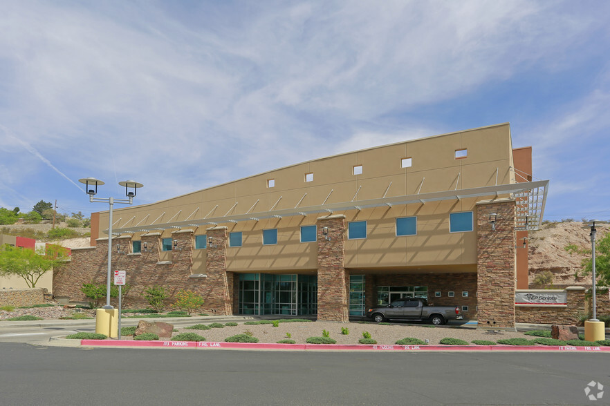 4532 N Mesa St, El Paso, TX for lease - Building Photo - Image 3 of 49