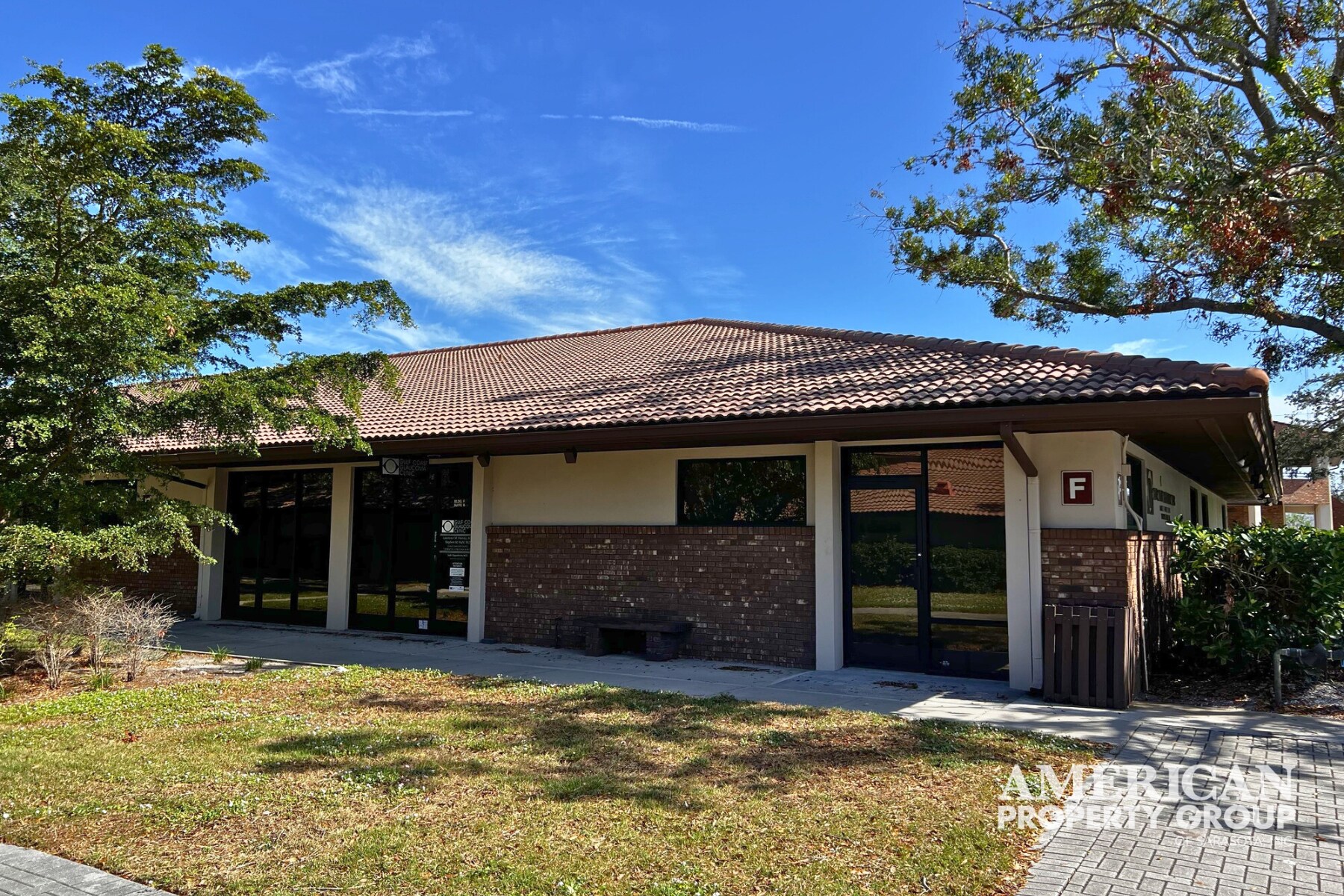 3920 Bee Ridge Rd, Sarasota, FL for sale Building Photo- Image 1 of 1