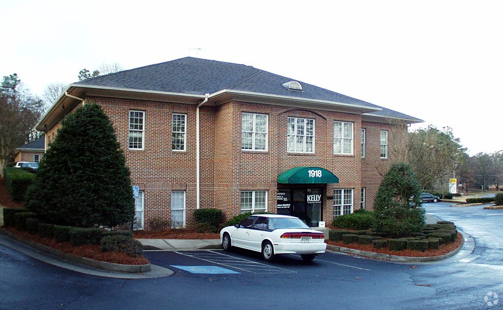 1918 Northlake Pkwy, Tucker, GA 30084 Property Record