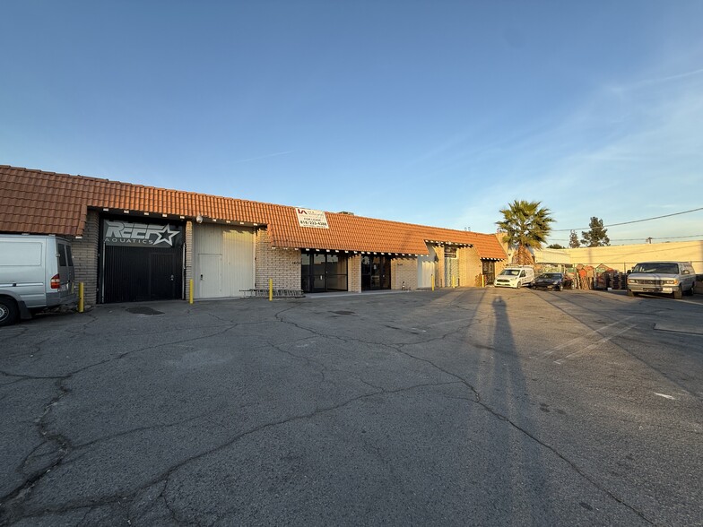 16147-16153 Leadwell St, Van Nuys, CA for lease - Building Photo - Image 1 of 8