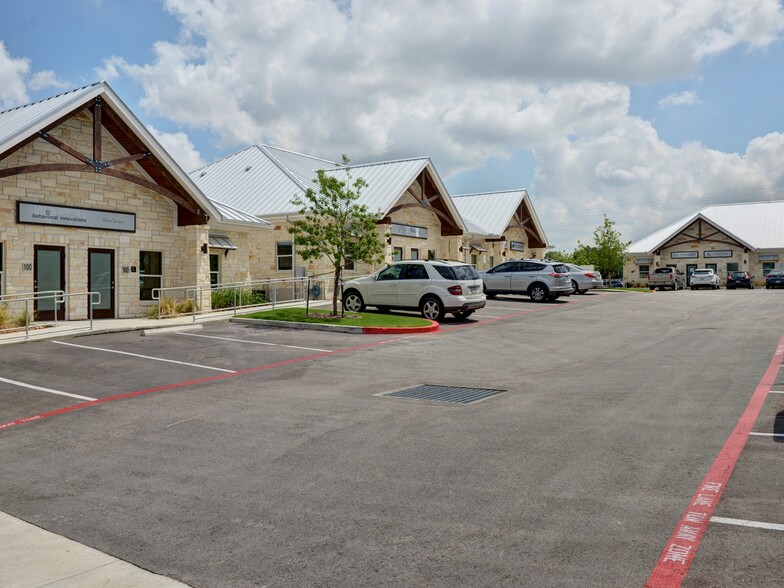 1603 Medical Pky, Cedar Park, TX for lease - Building Photo - Image 2 of 3