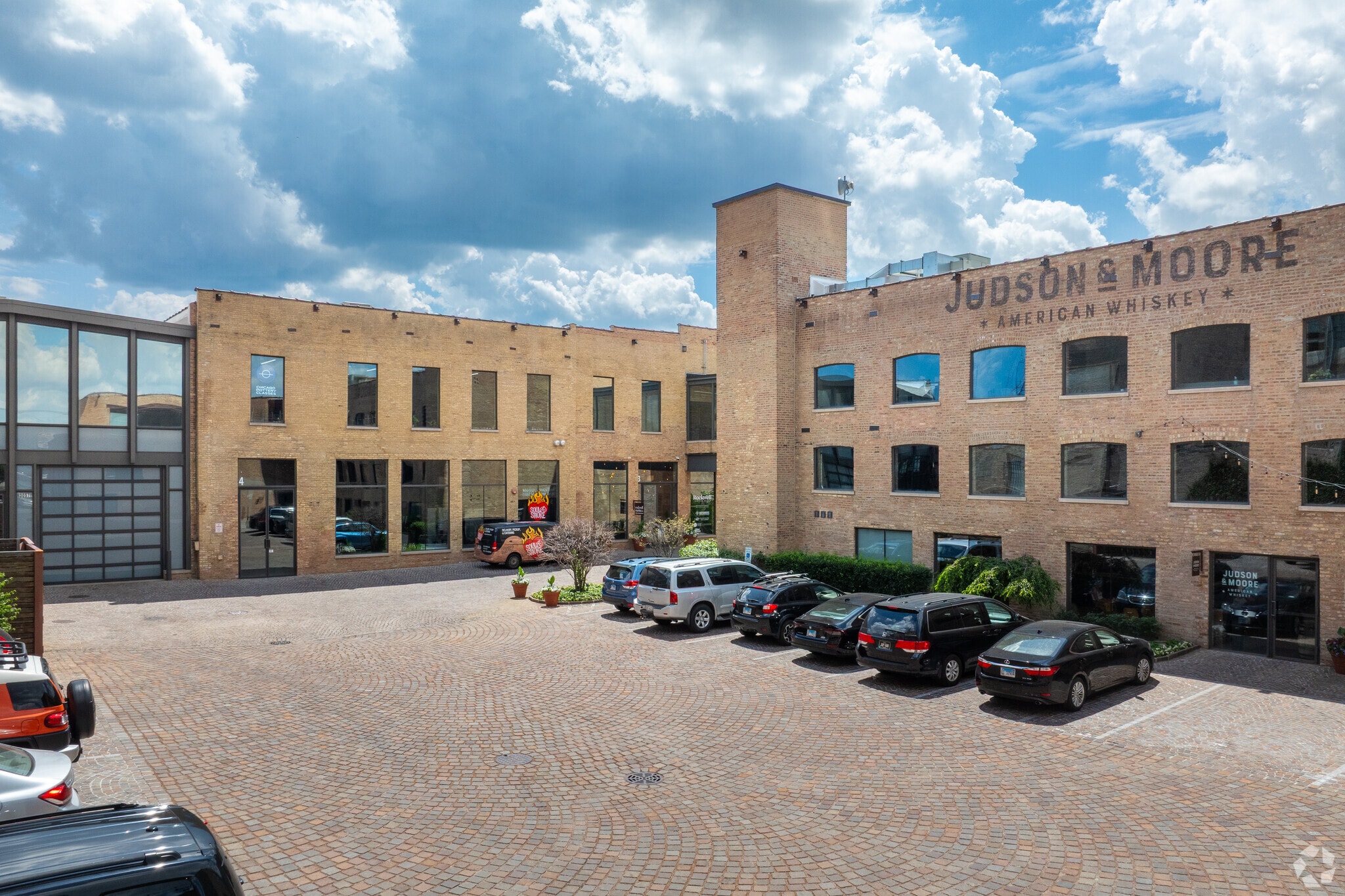 3057 N Rockwell St, Chicago, IL for lease Building Photo- Image 1 of 24