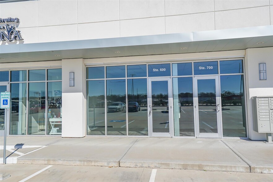 27252 Katy Fwy, Katy, TX for lease - Building Photo - Image 2 of 6