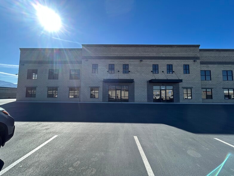 564 W 700 S, Pleasant Grove, UT for lease - Building Photo - Image 3 of 21