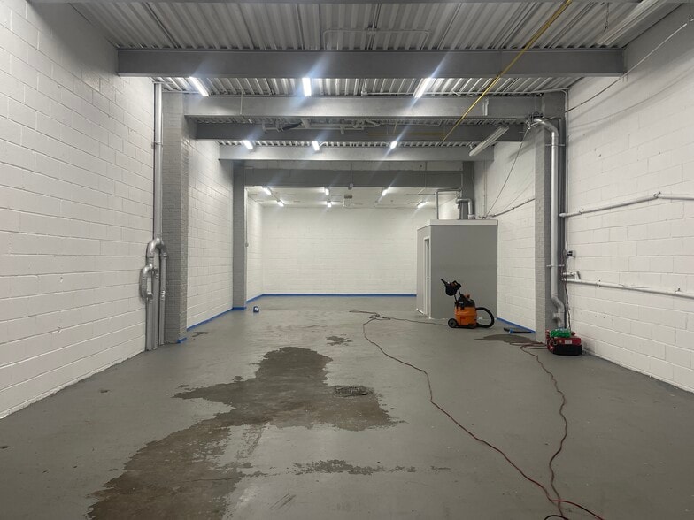 5923 55th St, Maspeth, NY for lease - Building Photo - Image 2 of 8