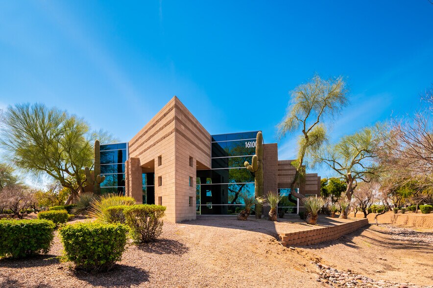 15880 N Greenway-Hayden Loop, Scottsdale, AZ for lease - Building Photo - Image 1 of 19