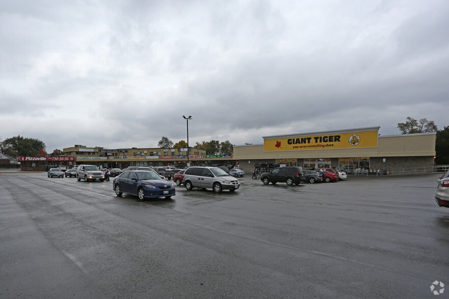 2141 Kipling Av, Toronto, ON for sale - Primary Photo - Image 1 of 1