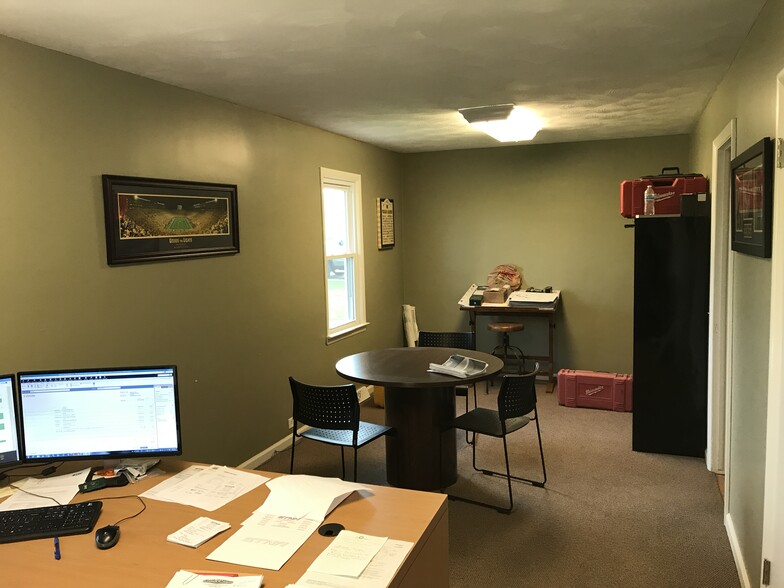 395 100th St SW, Byron Center, MI for lease - Building Photo - Image 2 of 20