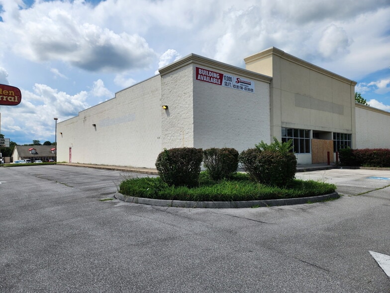 354 Market Ctr, Bristol, VA for lease - Building Photo - Image 2 of 2