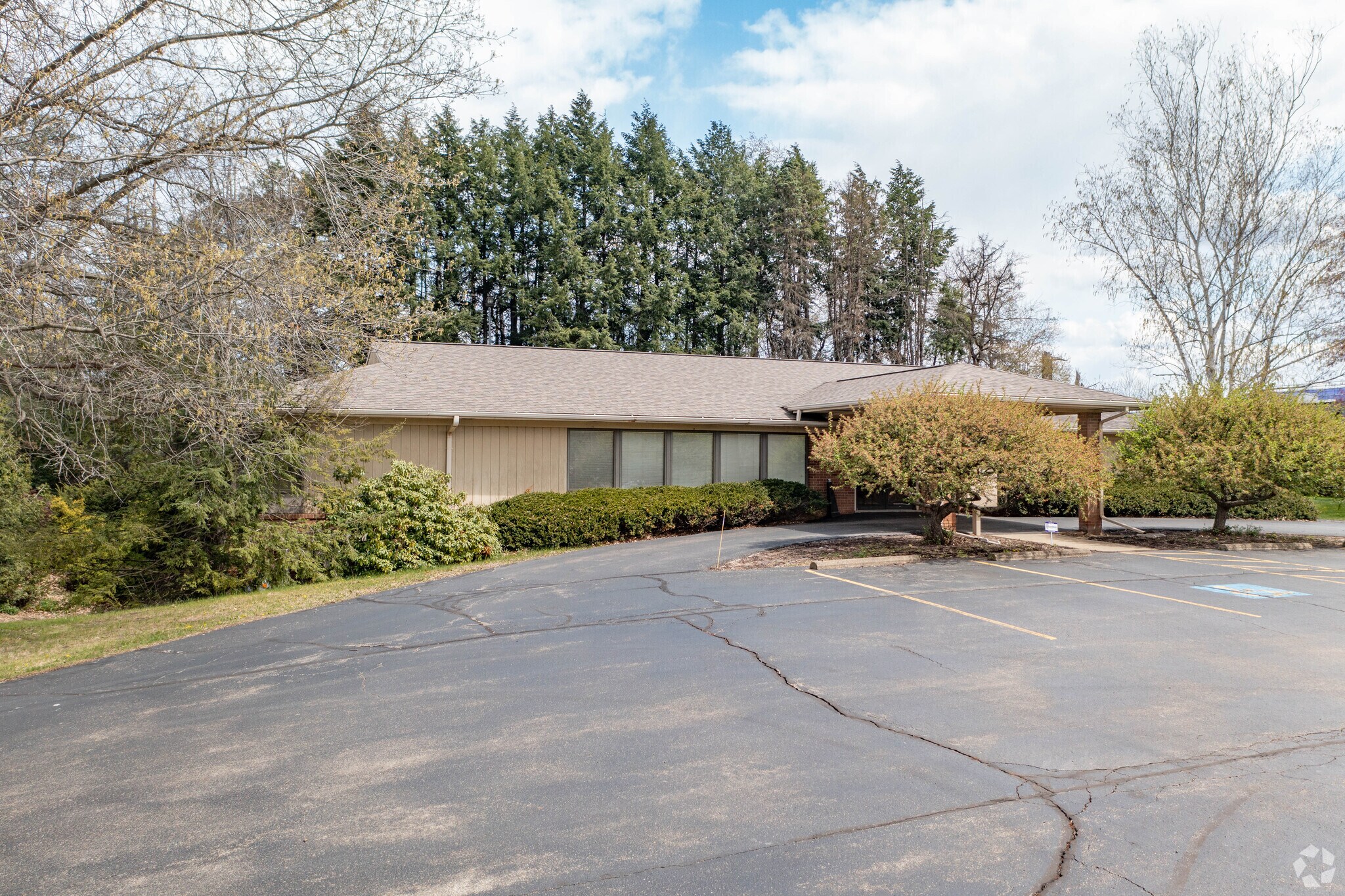 241 Perry Hwy, Harmony, PA for sale Primary Photo- Image 1 of 1