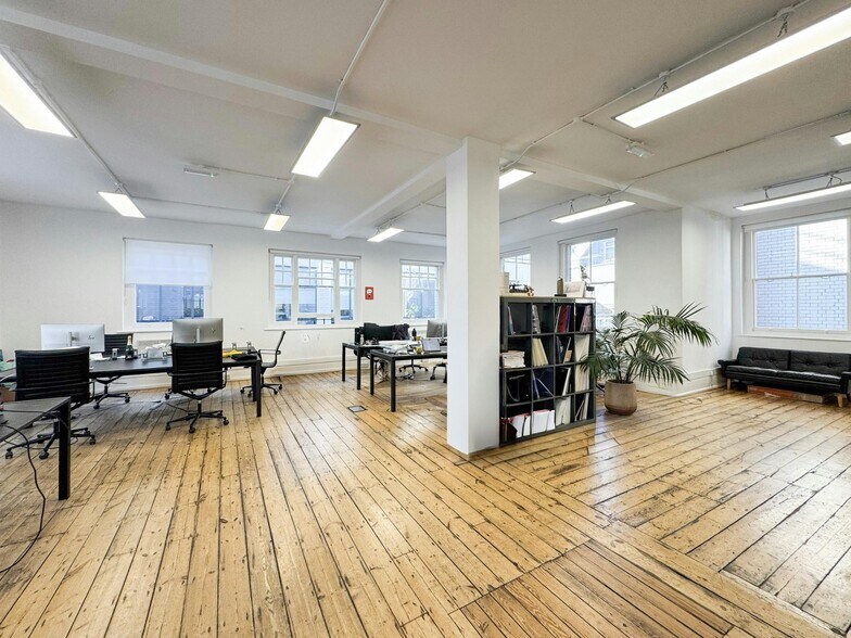 11-13 Market Pl, London for lease - Interior Photo - Image 2 of 18