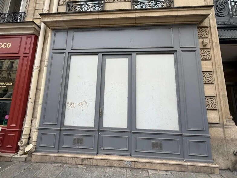 Retail in Paris for lease - Building Photo - Image 1 of 4