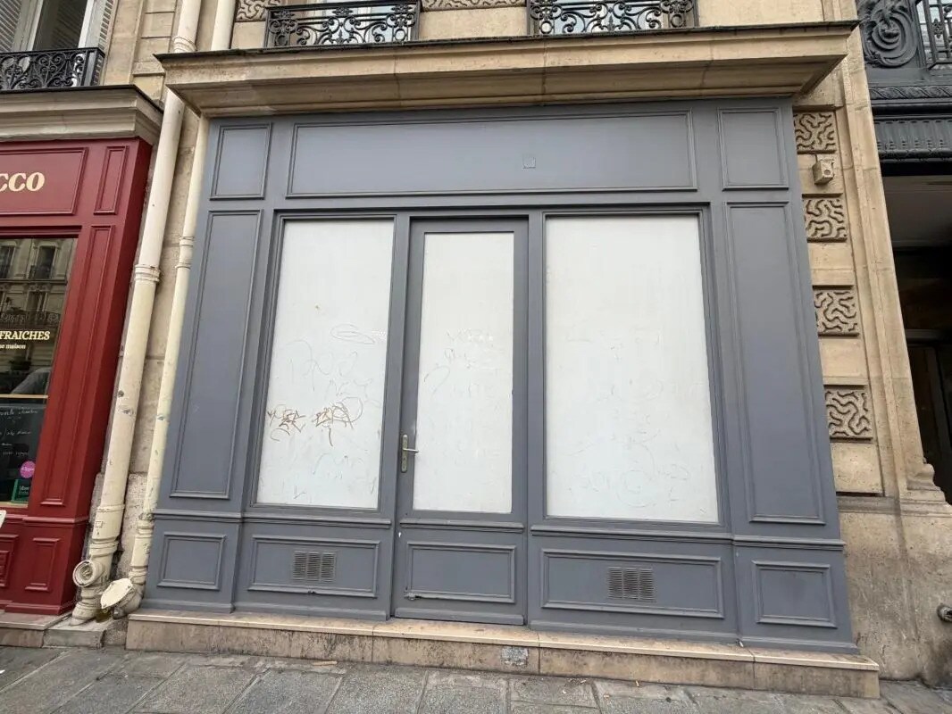 Retail in Paris for lease Building Photo- Image 1 of 5
