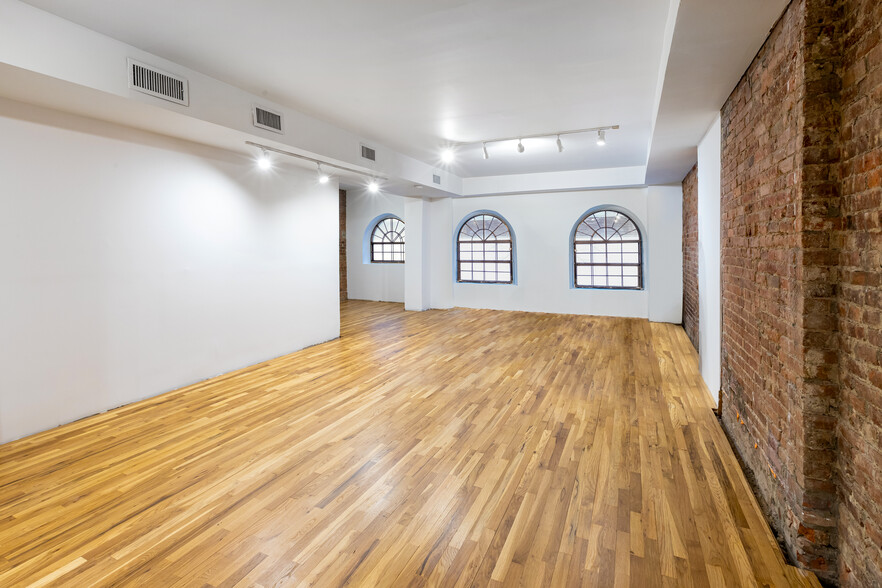 16 E 41st St, New York, NY for lease - Interior Photo - Image 3 of 16