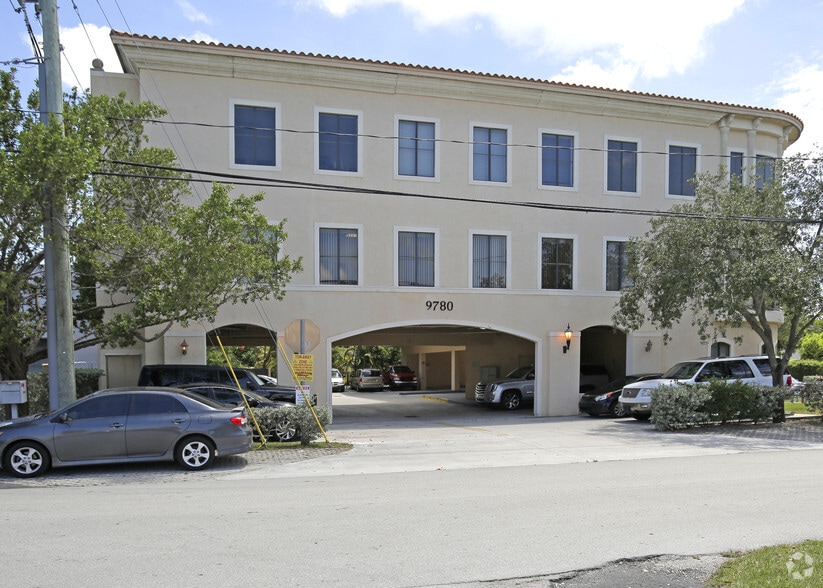 9780 E Indigo St, Palmetto Bay, FL for lease - Building Photo - Image 2 of 5