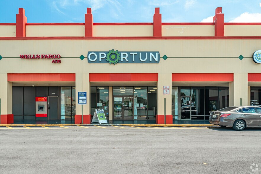 7388-7562 W Commercial Blvd, Lauderhill, FL for lease - Building Photo - Image 3 of 17