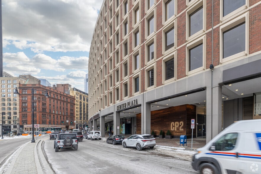 2 Center Plz, Boston, MA for lease - Primary Photo - Image 1 of 6