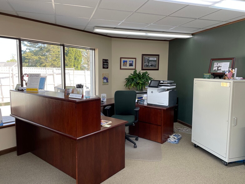 N91W17174 Appleton Ave, Menomonee Falls, WI for lease - Interior Photo - Image 1 of 3