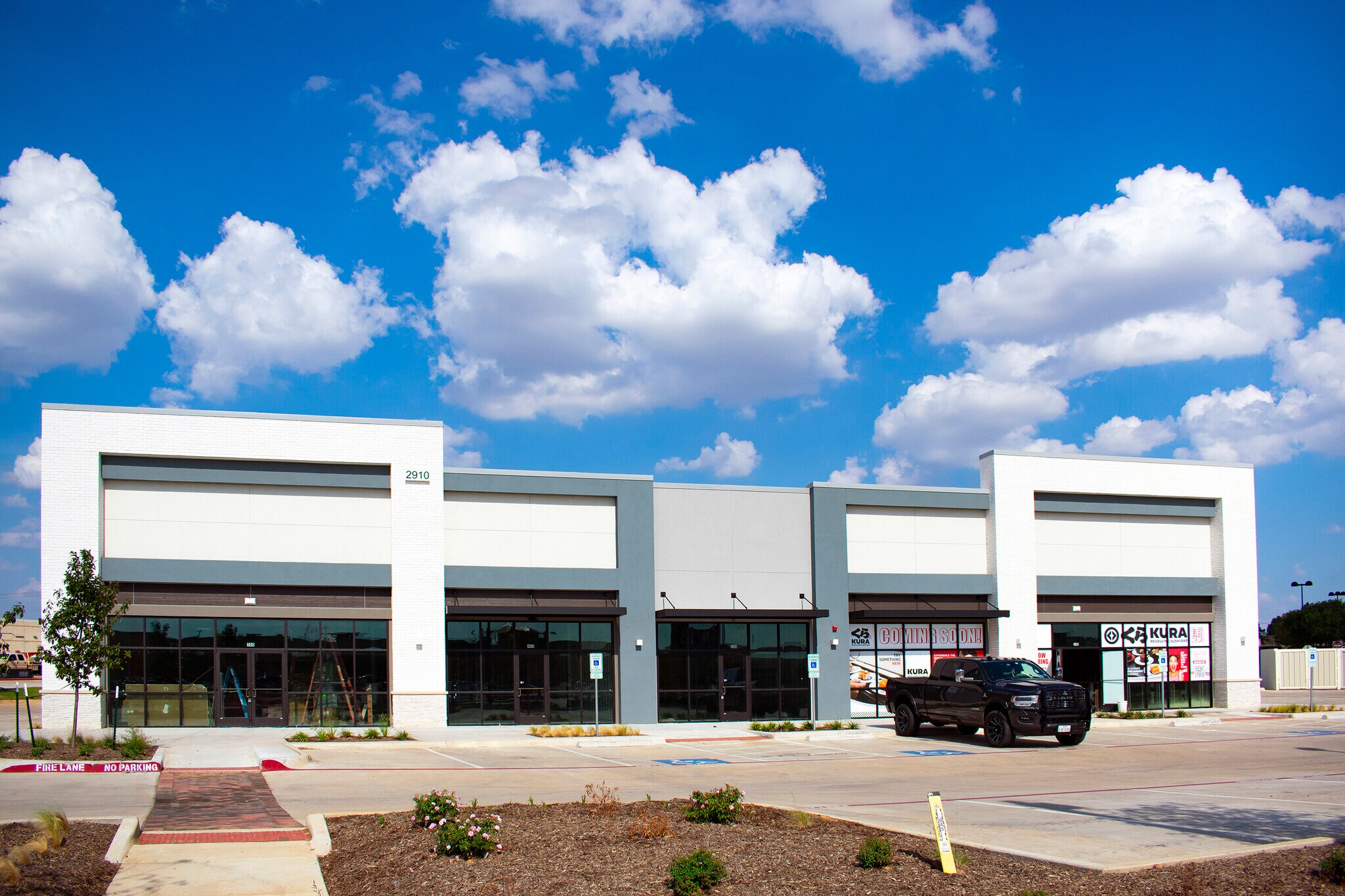 2910 Rio Grande Blvd, Euless, TX 76039 Glade Parks ThreeTenant Outparcel Building