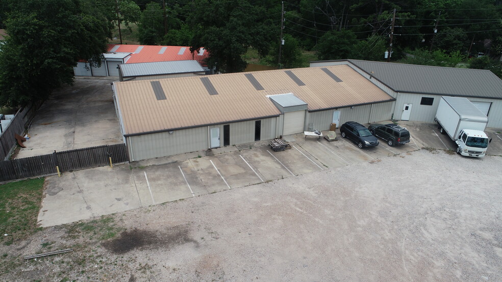 154-194 Magic Oaks portfolio of 2 properties for sale on LoopNet.com - Building Photo - Image 2 of 15