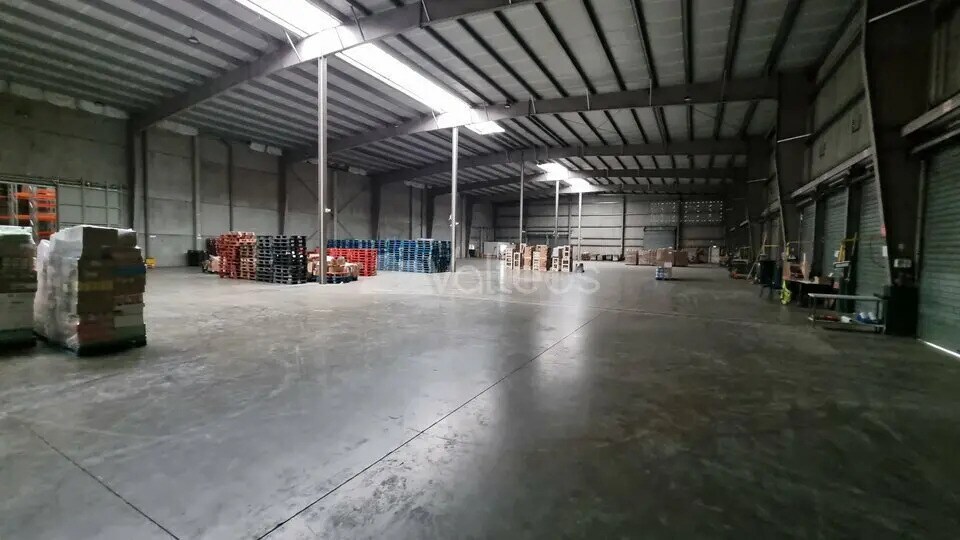 Flex in Bruguières for lease - Interior Photo - Image 1 of 4