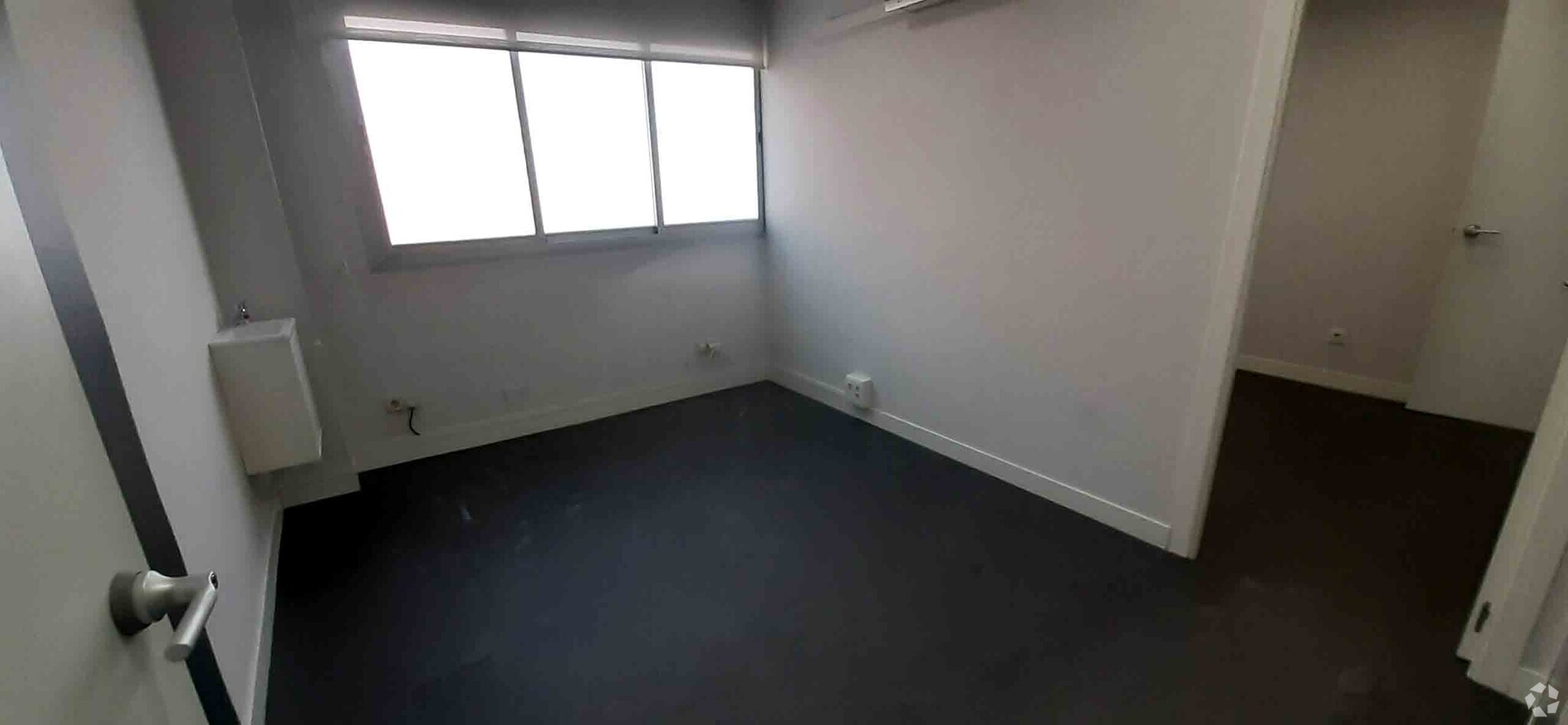 Office in Móstoles, Madrid for lease Interior Photo- Image 1 of 2