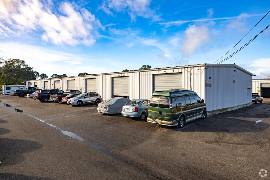 7715-7723 Ellis Rd, West Melbourne, FL for lease - Building Photo - Image 3 of 12