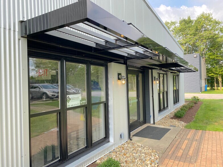 477 Industrial Pky, Chagrin Falls, OH 44022 Office/Retail for Lease