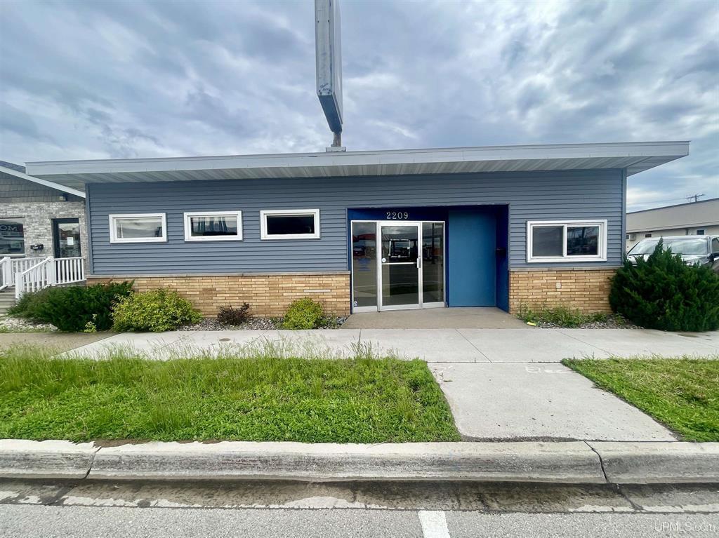 2209 Ludington St, Escanaba, MI for sale Primary Photo- Image 1 of 5