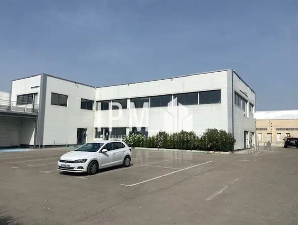 Retail in Éguilles for lease - Building Photo - Image 2 of 6