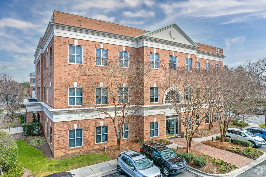 3315 Springbank Ln, Charlotte, NC for lease - Primary Photo - Image 1 of 9
